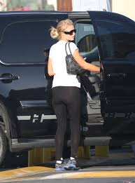 Shop and discover the latest in men's and women's. Paris Hilton Booty In Tights At Urban Outfitters In Studio City Sawfirst