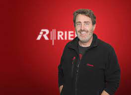 Nulle surprise que dans « l.o.l.i.t.a », renaud déclare, une renaud signe une seule musique, « mais je suis de moins en moins compositeur et de plus en plus. Riedel Ip Pionier Renaud Lavoie Wird Senior Vice President Technology Bei Riedel