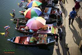Saya dan mr.husband setengah berlari masuk ke dalam jr. Pengalaman Road Trip Ke Hat Yai Thailand Dengan Kereta Vitamin Semulajadi