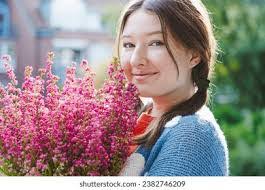 Heather Fern's Instagram, Twitter & Facebook