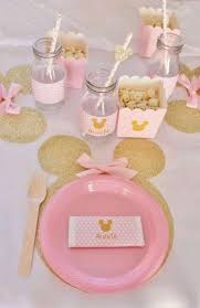 Esto es lo que estabas buscando para completar la decoración de tu boda o evento y para que cada invitado sepa cuál es su sitio. Ideas De Decoracion De Fiestas Con Minnie Rosa Y Dorado Todo Bonito