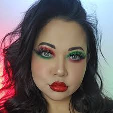 Kari Kay's Instagram, Twitter & Facebook