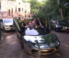 What happens when rich and poor families swap a week from home? Volkskrant Vindt Steenrijk Straatarm Hartstikke Leuk