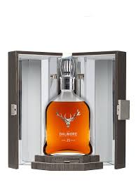 Dalmore 35 Ans Ce Dalmore A Vieilli Dans Trois Types De Futs Utilises Ayant Contenu Du Bourbon Du Xeres Et Du Porto Durant 3 Design De Bouteille Whisky Alcool
