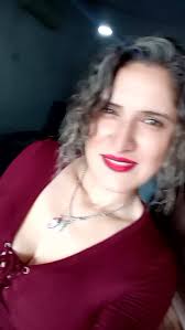 Mí hermosa Frida Kahlo 🥰 mí pequeña Artista Plástica 🩷🩷 Gracias a  creaciones Lu Ciia por el hermoso trabajo pollera y camisa. Gracias por  estar siempre para tu sobrina.. Amamos tu trabajo..