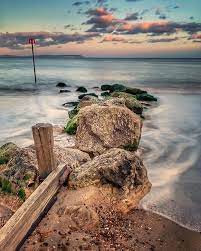 A View Towards The Isle Of Whight From Avon Beach In Mudeford Near Christchurch Dorset Iow Mudeford Avonbeach Beach Roc Christchurch Dorset Beach
