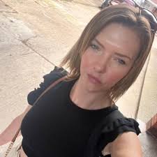 Fiona Hurst (@fiffihunnybunny)