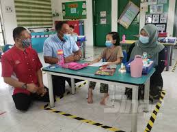 Jabatan kemajuan masyarakat telah mewujudkan pelbagai usaha dan program bagi naik taraf prasarana premis tabika kemas di malaysia. Hanya 36 Peratus Murid Tabika Kemas Kembali Ke Sekolah