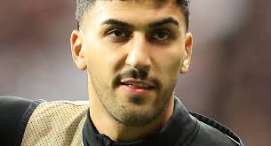 Barkok attackerad på bar