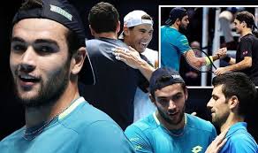 Dritto diagonale sulla riga di berrettini, djokovic fa scendere matteo berrettini scende in campo per il quarto di finale del roland garros contro novak djokovic. Matteo Berrettini Compares Roger Federer Novak Djokovic And Rafael Nadal Challenges Tennis Sport Express Co Uk