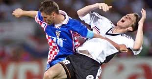 منتخب المانيا والمزيد من النتخبات فهي تلعب من لوحة المفاتيح بكل سهولة عن طريق الأسهم وأحرف a s w d e وأيضا يمكنك التحكم في الإعدادات. Ø­ÙƒØ§ÙŠØ§Øª ÙƒØ£Ø³ Ø§Ù„Ø¹Ø§Ù„Ù… Ù†Ù‡Ø§ÙŠØ© Ù…Ø£Ø³ÙˆÙŠØ© Ù„Ø£Ù„Ù…Ø§Ù†ÙŠØ§ ÙÙ‰ Ù…ÙˆÙ†Ø¯ÙŠØ§Ù„ 1998 Ø§Ù„ÙŠÙˆÙ… Ø§Ù„Ø³Ø§Ø¨Ø¹