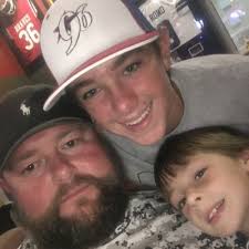 Ronnie Tolbert's Instagram, Twitter & Facebook