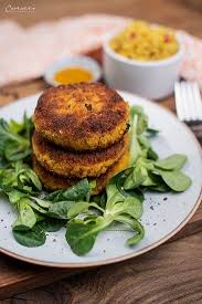 Rezept Kurbis Reis Laibchen Auf Frischem Salat Von Cookingcatrin Rezept Rezepte Gesunde Rezepte Vegetarische Gerichte