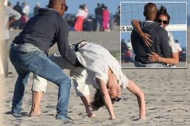 Both the new york post and e! Katie Holmes Frolics On The Beach With Jamie Foxx As Couple Prove They Are Still Very Much In Love Despite Split Rumours Mirror Online