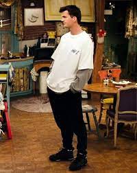 Throughout most of the series, chandler is an executive specialized in statistical analysis and data reconfiguration. Meme Any Chandler Joey Inspired Outfits Friend Outfits 90s Inspired Outfits Friends Fashion