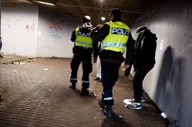 Politiet har brukt tid på å etterforske sporet selv, og etterforskningen tar tid, sier holden. Her Synes Flere I Politiet Det Er Ubehagelig A Patruljere