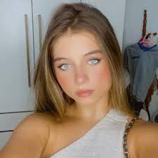 Email Address of @melissanobregaoficial Instagram Influencer Profile