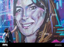 Mural artist hi-res stock photography and images