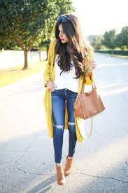 Jeans Blusa Blanca Sueter Amarillo Mostaza Chic Outfits Spring Trendy Spring Outfits Casual Chic Spring