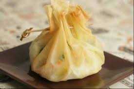 Recette De Aumoniere De Pommes De Terre Et Saumon Fume A La Coriandre Facile Et Rapide Recette Saumon Fume Aumoniere Saumon Recettes De Cuisine