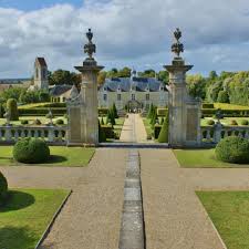 Maison Jardin On Instagram Timeless Layers Of Beauty In A Stunning Garden Chateau De Brecy Norm Chateau Jardin Instagram