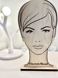 Orecchini pendenti olografici cangianti, camaleonte con “neve” glitterata,  connettori esagonali in oro, perni a stella in oro retrò