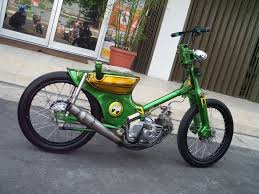 Motor jadul honda bebek classic 70 modifikasi info jual beli honda yang merupakan pabrikan asal jepang yang sejak dulu memproduksi kendaraan yang inovatif. 81 Foto Modifikasi Sepeda Motor Honda 70 Teamodifikasi