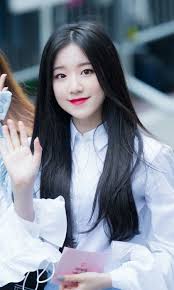 Miyeon, minnie, soyeon, yuqi, and shuhua. Ye Shuhua Height Weight Age Boyfriend Family Facts Biography