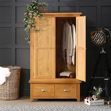 Sehingga akan membuat lemari pakaian minimalis ini lebih kuat dan tentunya tahan lama. Lemari Baju Kayu Jati 2 Pintu Cheshire Rumah Mebel