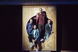 Маршрут построен: Премьера спектакля в новом жанре прошла в «Ленкоме Марка  Захарова» Авторский театральный журнал IZKULIS.RU