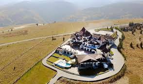 Destinatii accesibile pentru mini vacanta de 1 decembrie 1. Romania 10 Idei Pentru 1 Decembrie Tarife De La Numai 48 Lei De Persoana Noapte All4travel