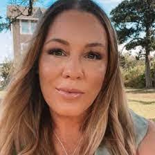 Amanda Lamkin's Instagram, Twitter & Facebook