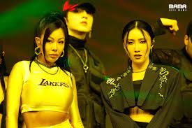 11.06.2021 · また、イ・ヒョリ・jessi・オム・ジョンファと共に「払戻遠征隊」というユニットも結成しました。 ファンからすると、7年の契約終了後、また再契約をしてグループ活動をしながら、ソロ活動もやってくれると一番うれしいんですけどね。 mamamooソラが7年間に言及？ 先日、mamamoo Mama ì— ë„·ì•„ì‹œì•ˆë®¤ì§ì–´ì›Œì¦ˆ On Twitter Hwasa Mamamoo Mama Photo