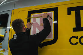 Carwrap bedrijfsbus Tillman in beeld