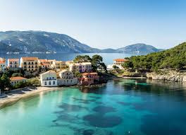 Ανάμεσα στους νεκρούς, σύμφωνα με τις πληροφορίες, βρίσκεται ένα ανήλικο άτομο, 16 ετών. Valsamis Cruises Kroyazieres Kefalonia 4ty Gr Arxikh