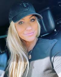 Lorrie Jacobson's Instagram, Twitter & Facebook