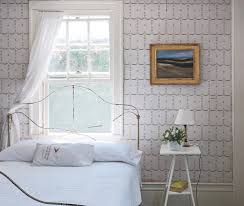 Make your space a reflection of you with the right bedroom style or decorating theme that suits you perfectly. Expert Advice How To Make A Small Bedroom Look Bigger