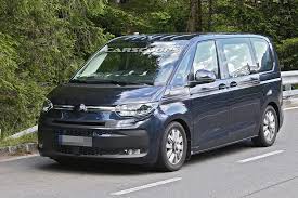 While vw plans to offer both the new t7 generation and electric microbus successor in its lineup this time, some of the automaker's other vans could dissappear. Formacar Vw Transporter T7 Spied Testing Nearly Without Disguise