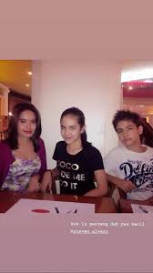 Steffi memulai karirnya dengan bergabung dengan girlband elovii (yang dulunya bernama winxs) menggantikan sharon sahertian. Facebook