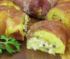 Un piatto unico gustoso e facile da preparare, perfetta. Ciambella Speck Patate E Scamorza Ricette Torte Salate