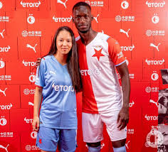 3 599 kč 2 447 kč. Nove Dresy Vysoke Cile A Zvyhodnovani Ockovanych Fanousku Slavia Predstavila Novinky Fotbal Sport Prazska Drbna Zpravy Z Prahy