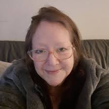 When is the best time to put up your Christmas tree? The answer is whenever  𝘺𝘰𝘶 want to. With a little planning, you can skip the stress and savor  the holiday magic.