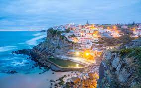 Η πορτογαλία σήμερα, με οκτώ αιώνες πλούσιας πολιτιστικής κληρονομιάς, ζει στον παλμό της ευρώπης, στον παλμό του μέλλοντος. Pente Merh Sthn Portogalia Poy Moiazoyn Bgalmena Apo Paramy8i Clickatlife