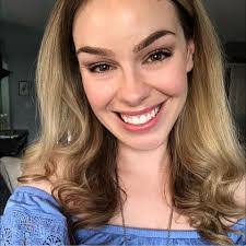 Samantha Piper's Instagram, Twitter & Facebook