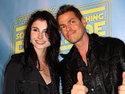 Melody claire mandate has an estimated net worth of $2.15 million in 2019.she is a nurse assistant who works for a private retirement home for nuns. Pitchman Vince Shlomi S Estranged Wife Says She Got Cheated Out Of Crank Chop Money The Blast