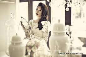 Berbagai macam gambar yang berhubungan dengan jenis hidup dan trend bisa anda temui terhitung disini. Gambar Baju Kahwin Scha Alyahya Rekaan Syaiful Baharim Sensasi Selebriti