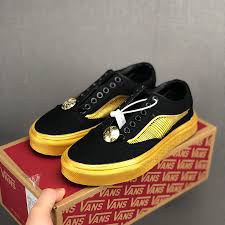 Released in june 2019, this collaborative old skool is available in two colorways inspired by the deathly hallows and golden snitch. Ø§Ø³Ø·ÙˆØ§Ù†Ø© ÙŠØµØ± Ù…Ø®Ø±Ø¬ Golden Snitch Vans Cazeres Arthurimmo Com