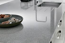 Plan de travail sur mesure. Plan De Travail Quartz Blanc Paillete Poli 1 4 M X 20 Mm Silestone Howdens Cuisines