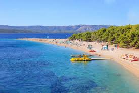 As varied as the many different islands that they call home, these coastal stretches range from secluded coves with only narrow pebbly strips between rugged crags to long sandy shores lapped by calm. Top 15 Most Amazing Beaches In Croatia Placesofjuma