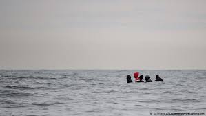 Dreijähriger ertrinkt in fluss an spielplatz. Mindestens 140 Migranten Vor Der Kuste Senegals Ertrunken Aktuell Afrika Dw 29 10 2020